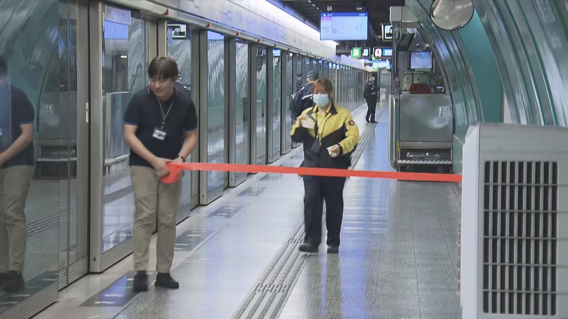 鰂魚涌站附近有積水 將軍澳綫北角至油塘列車服務暫停
