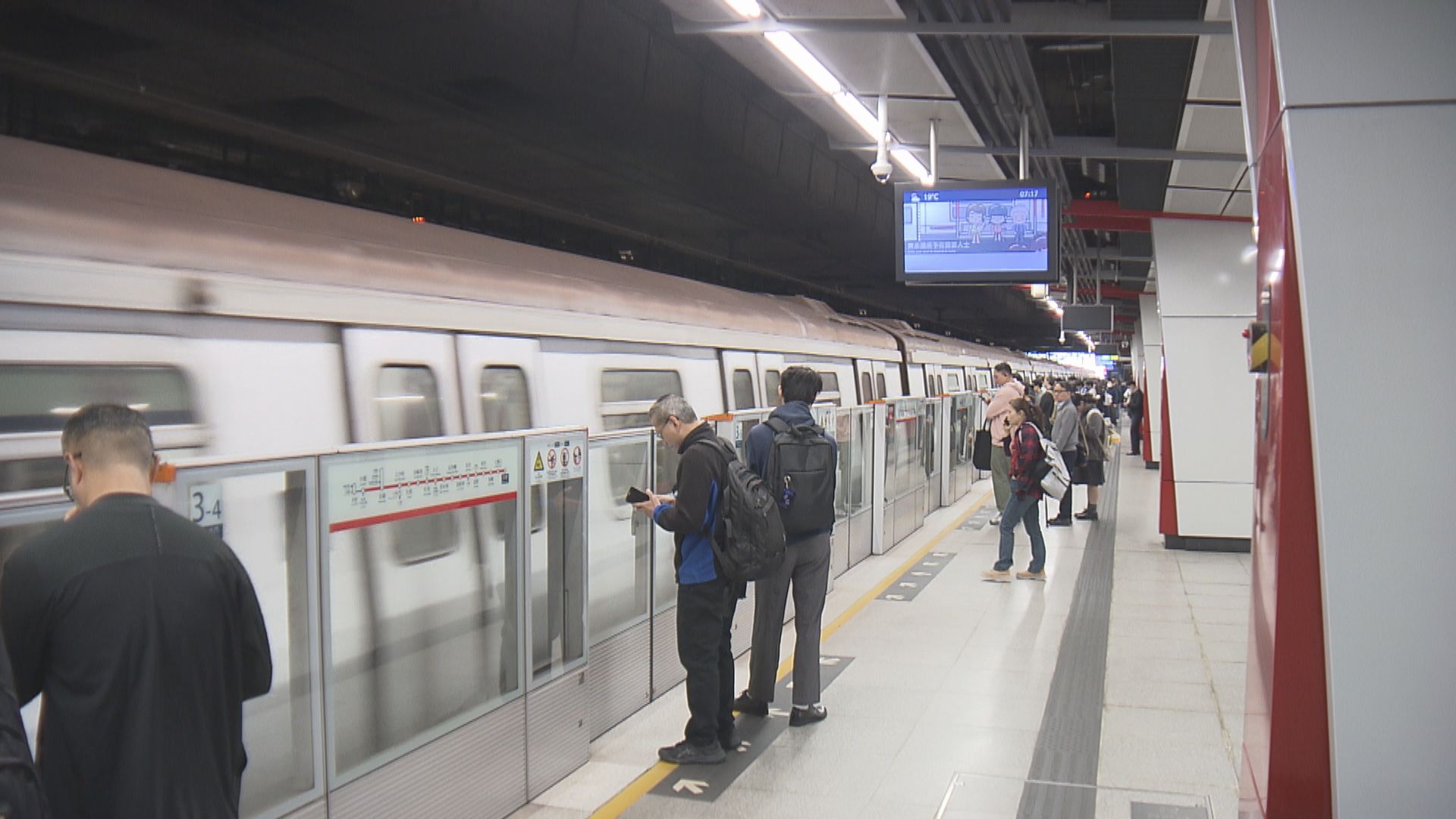 港鐵荃灣至大窩口站　九號或十號信號期間將維持服務
