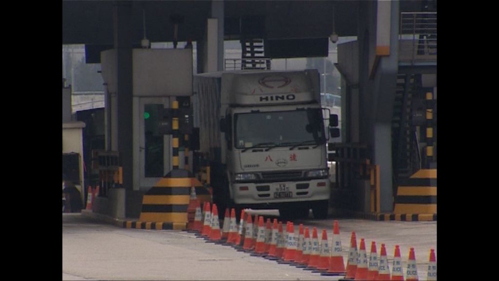 港鐵接駁巴士誤闖落馬洲禁區　涉事司機被補