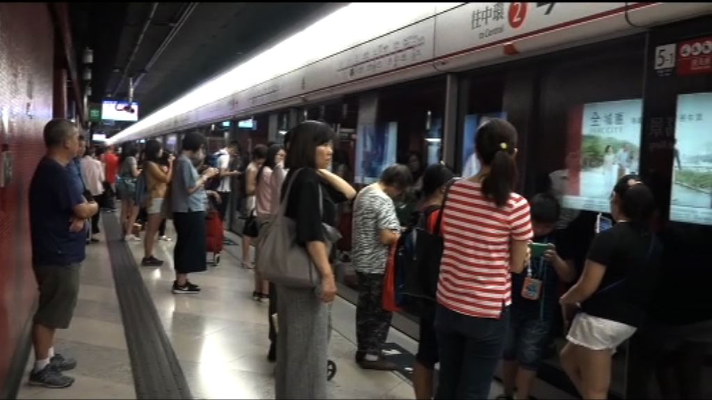 港鐵荔景站訊號故障荃灣綫延誤