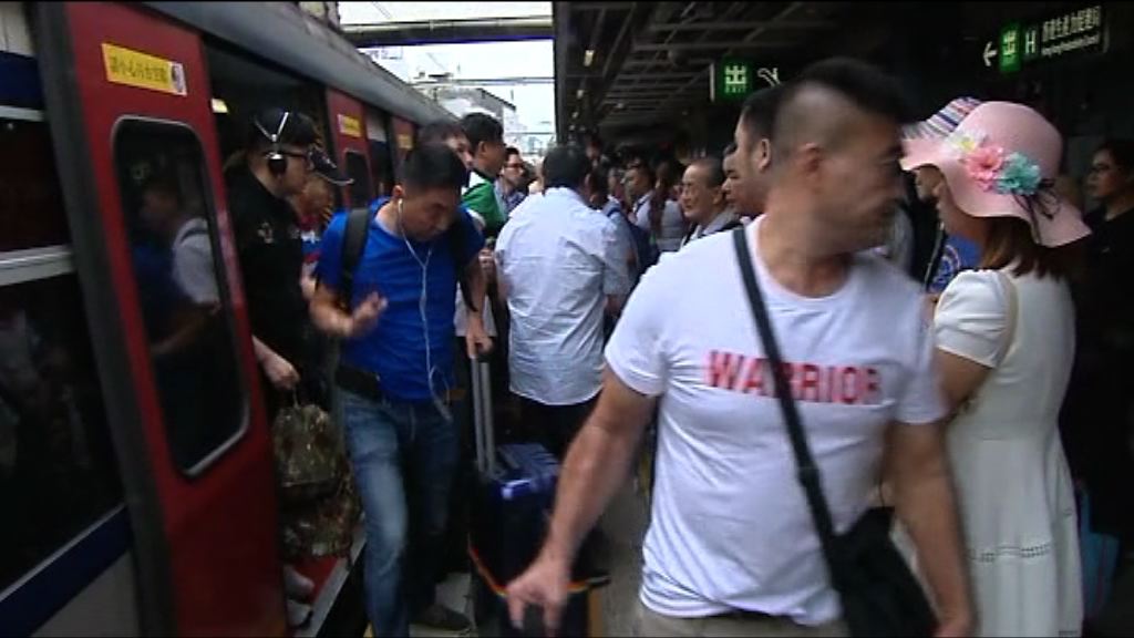 架空電纜跳掣　乘客斥港鐵安排混亂