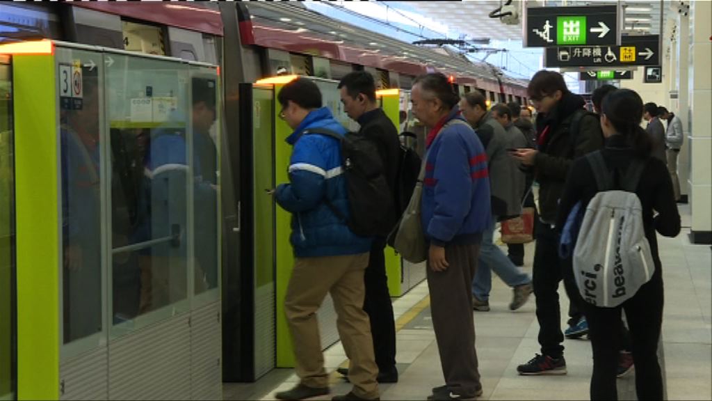 黃竹坑乘客擔心繁忙時間難上車