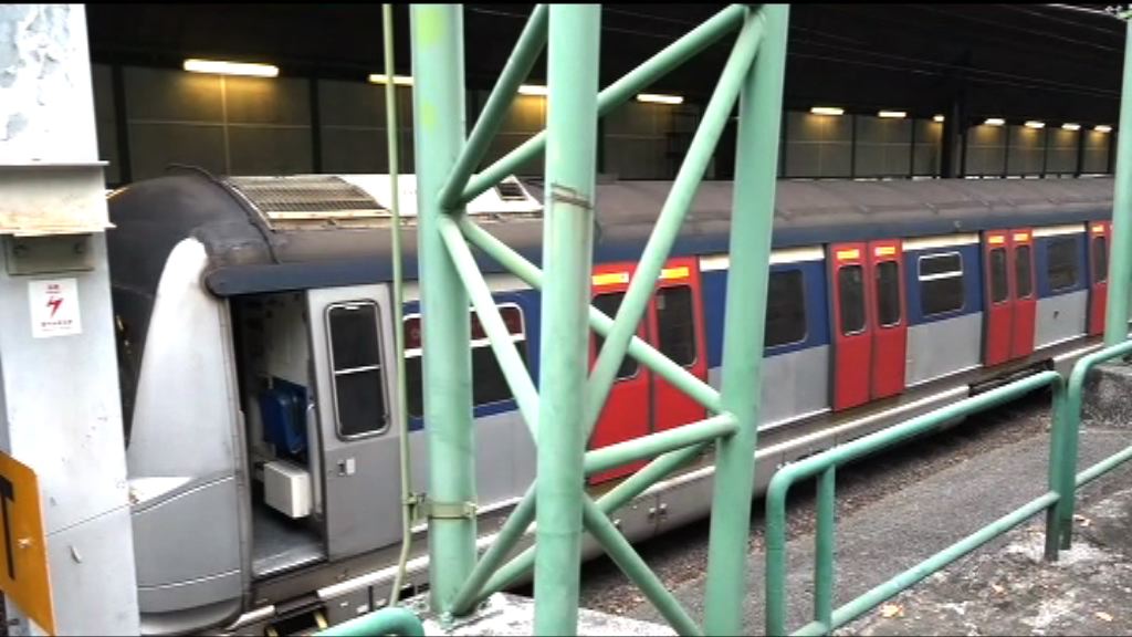 架空電纜跳掣　列車停留旺角路軌