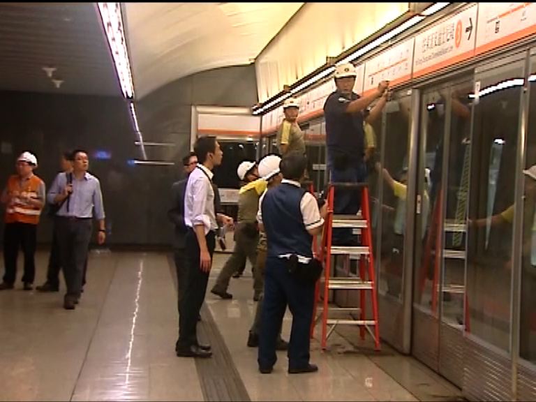 東涌綫故障列車服務一度暫停