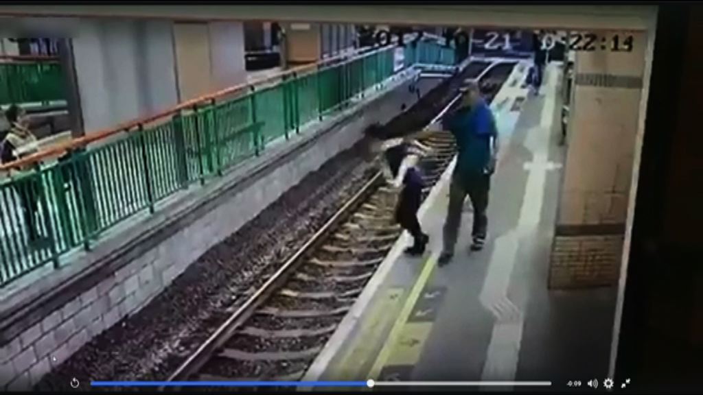元朗輕鐵月台女工遭推落路軌