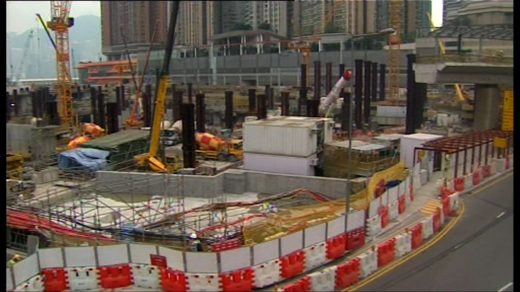 有議員質疑政府港鐵玩弄財技