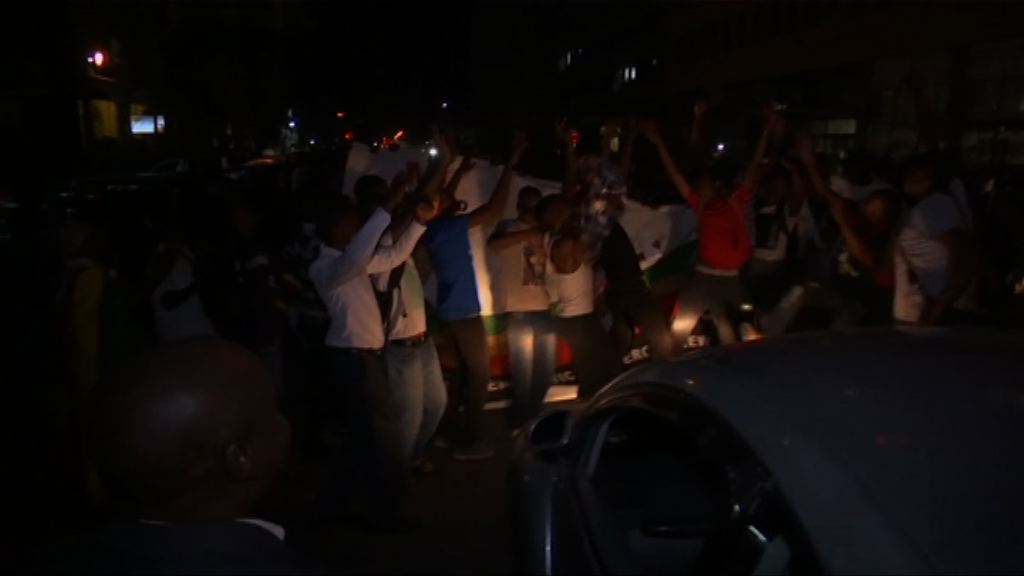 穆加貝辭去津巴布韋總統職務