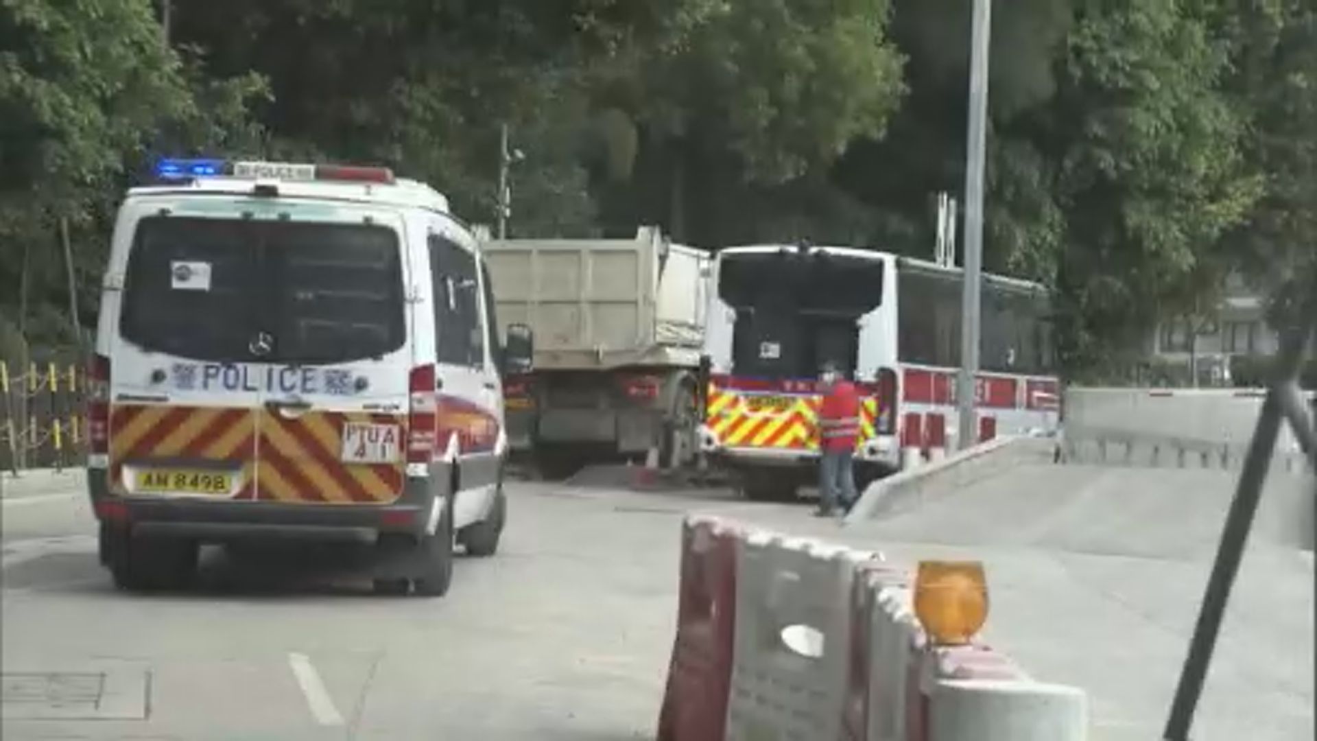 警方到東北堆填區搜索蔡天鳳部分殘肢