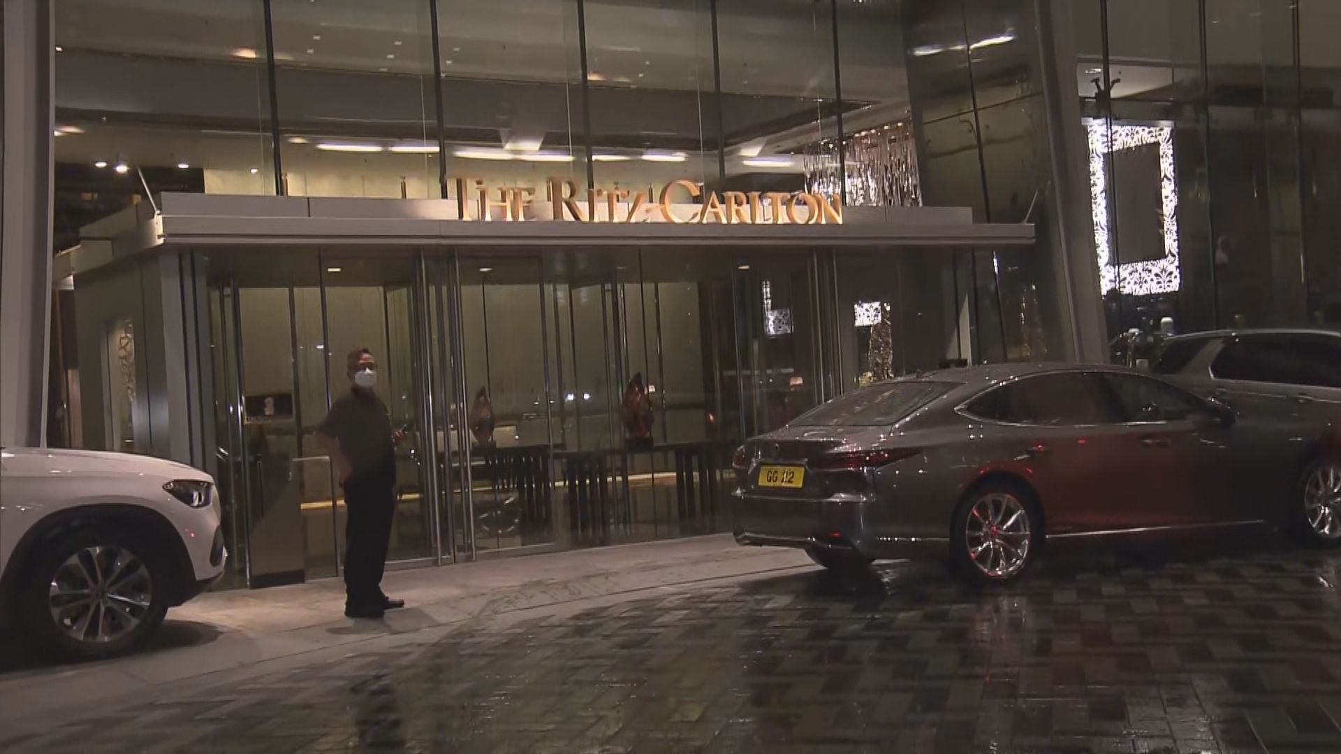 女子倒斃尖沙咀酒店房浴缸　一名男子到警署自首被捕