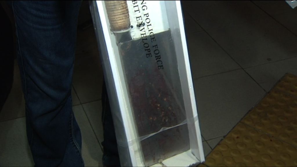 男子疑不堪壓力殺母後跳樓　現場檢獲菜刀