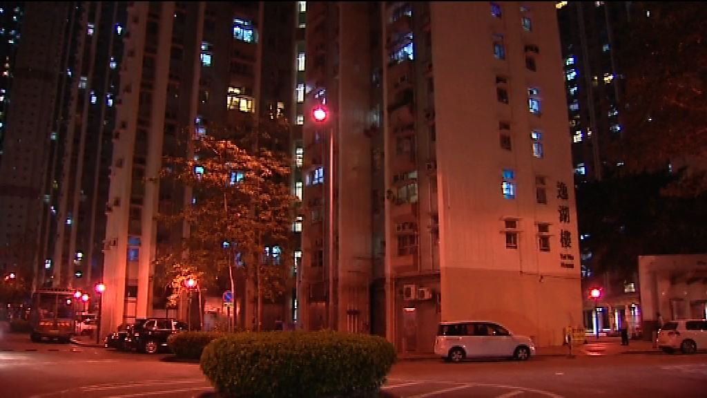 警方拘一男子涉企圖謀殺母親 