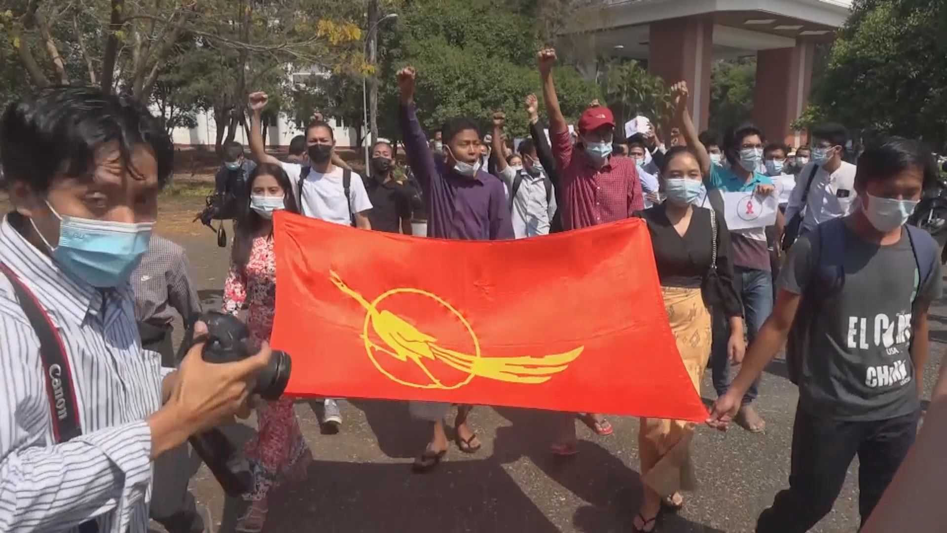 緬甸再有執政黨高層被捕　仰光師生響應公民抗命運動