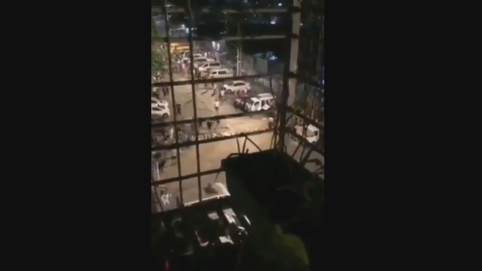 據報數百名在仰光遭警圍困示威者安全離開