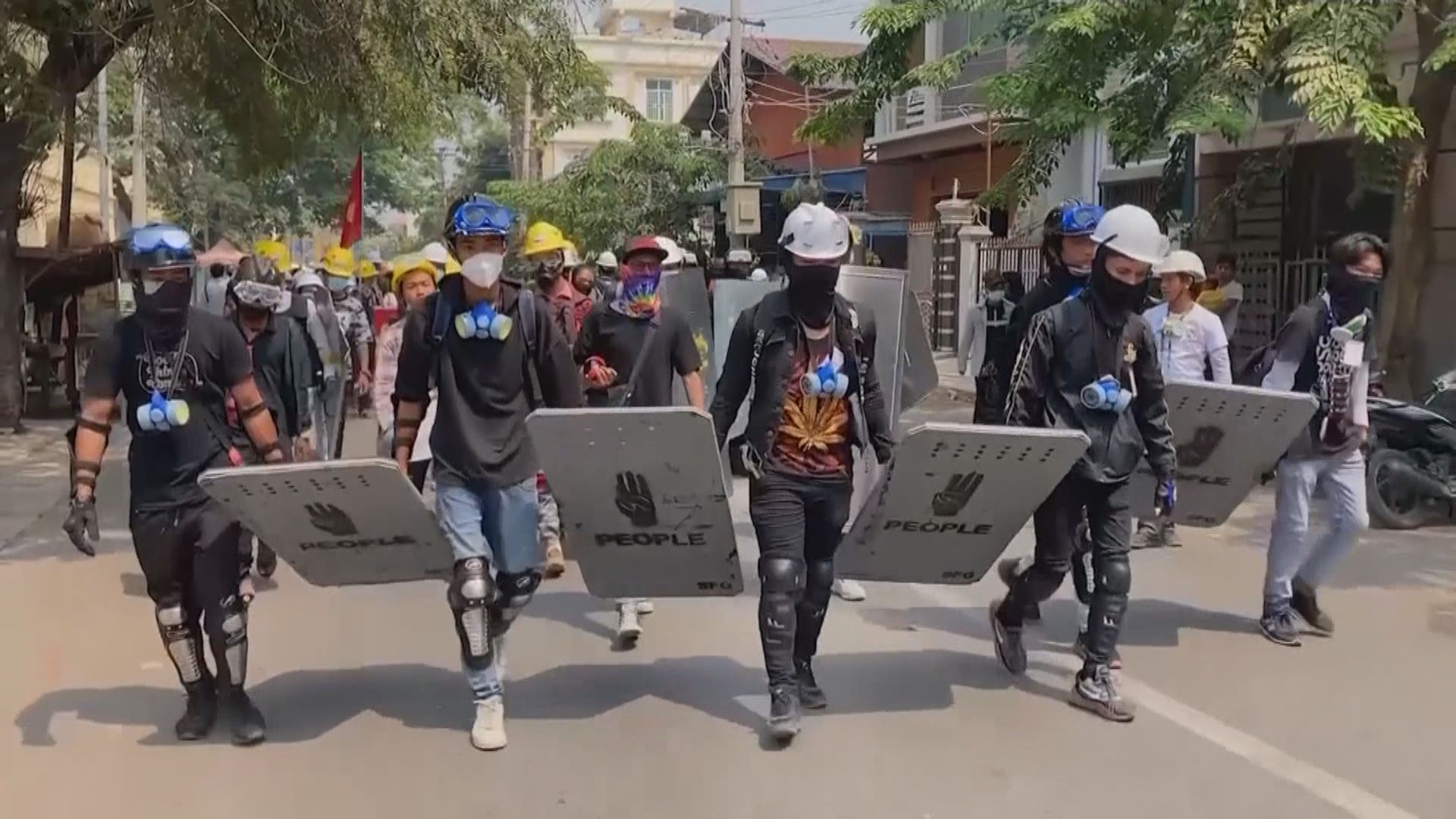 大部分在仰光被通宵圍困示威者清晨已安全離開