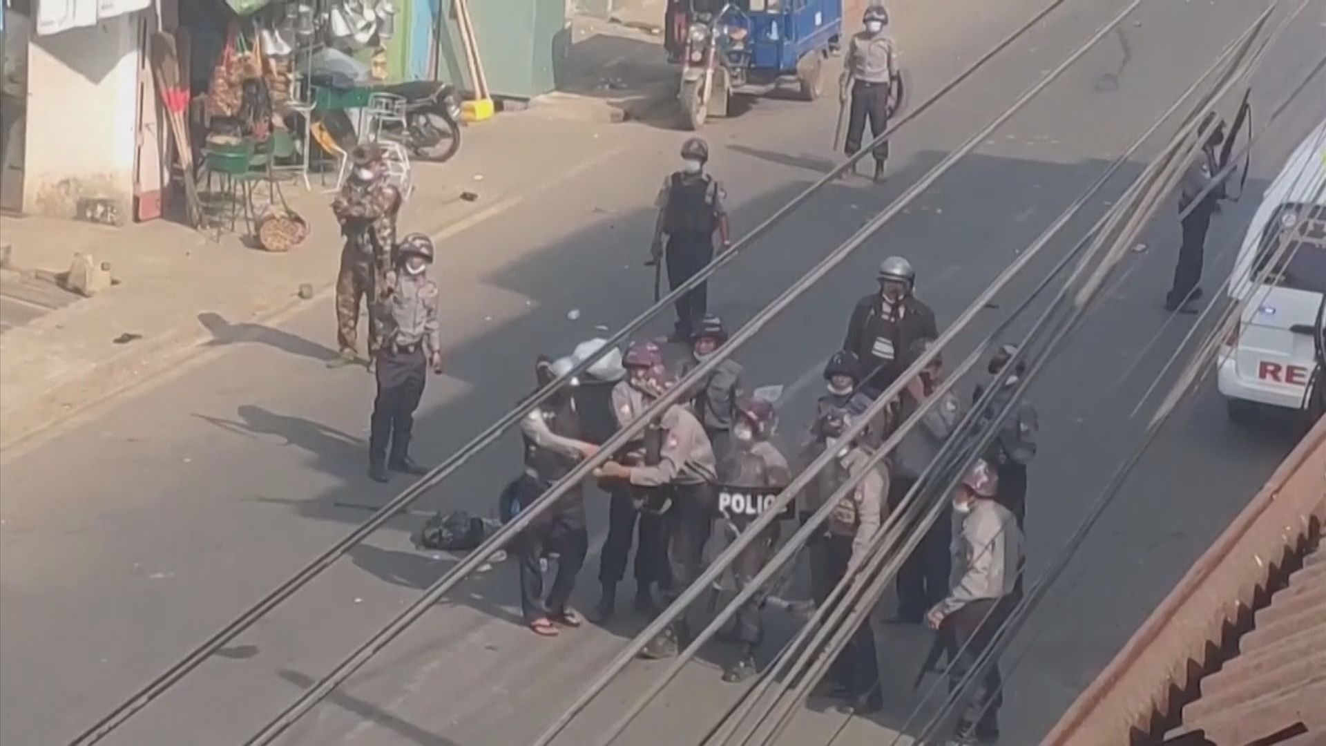 緬甸軍警在國內多處展開突擊行動