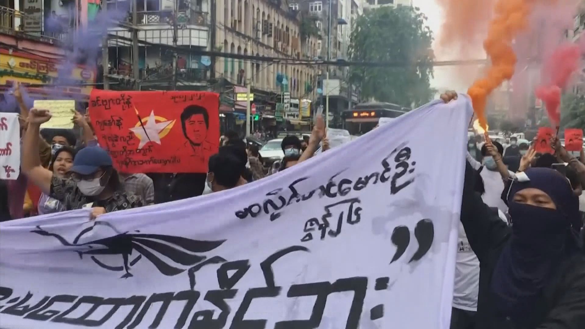 緬甸民眾繼續發起「快閃」示威　多人被捕