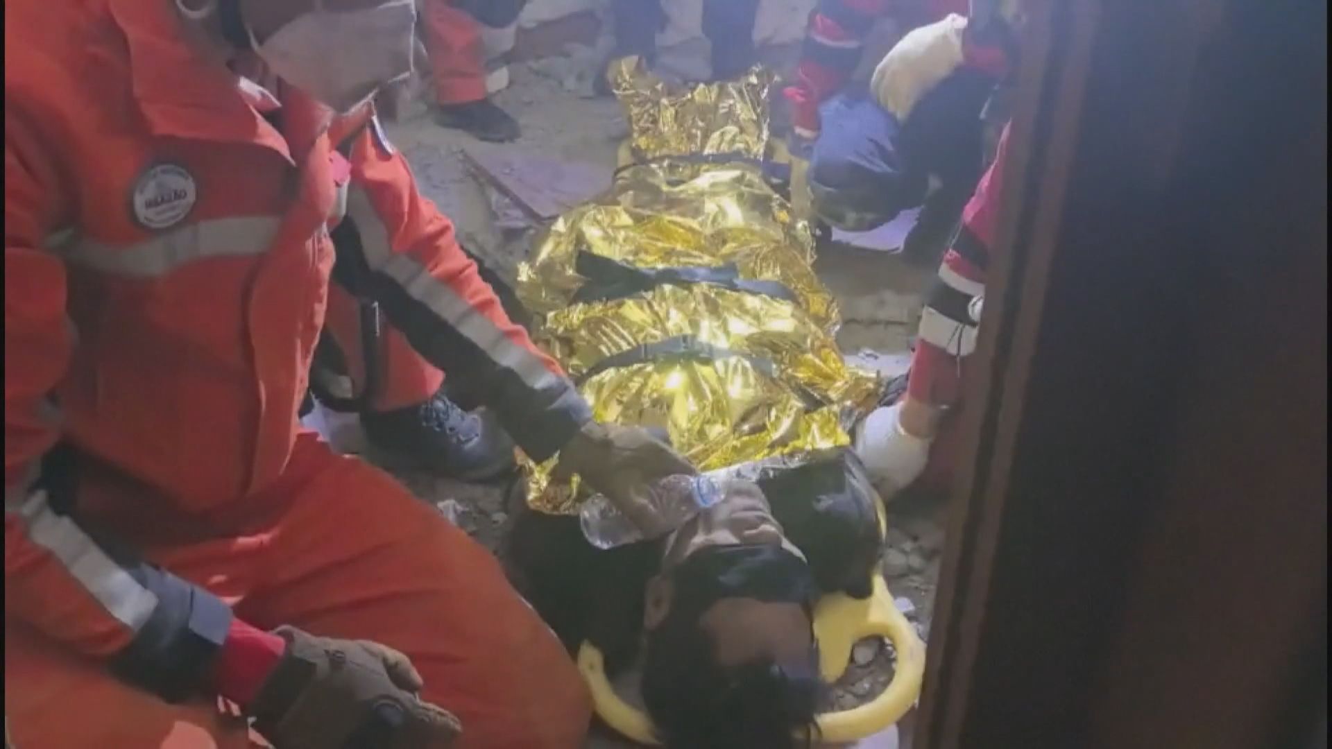 緬甸地震｜特區救援隊聯同國家救援隊合力救出一名地震生還者