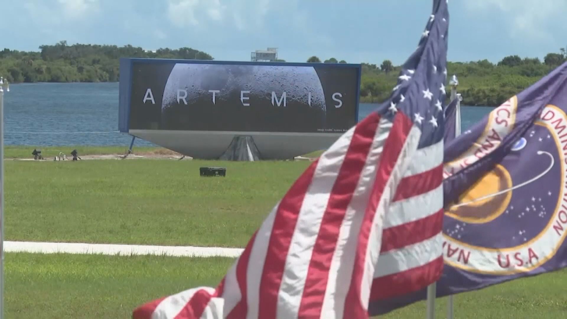 美國太空船模擬載人繞月發射任務至少押後多數周