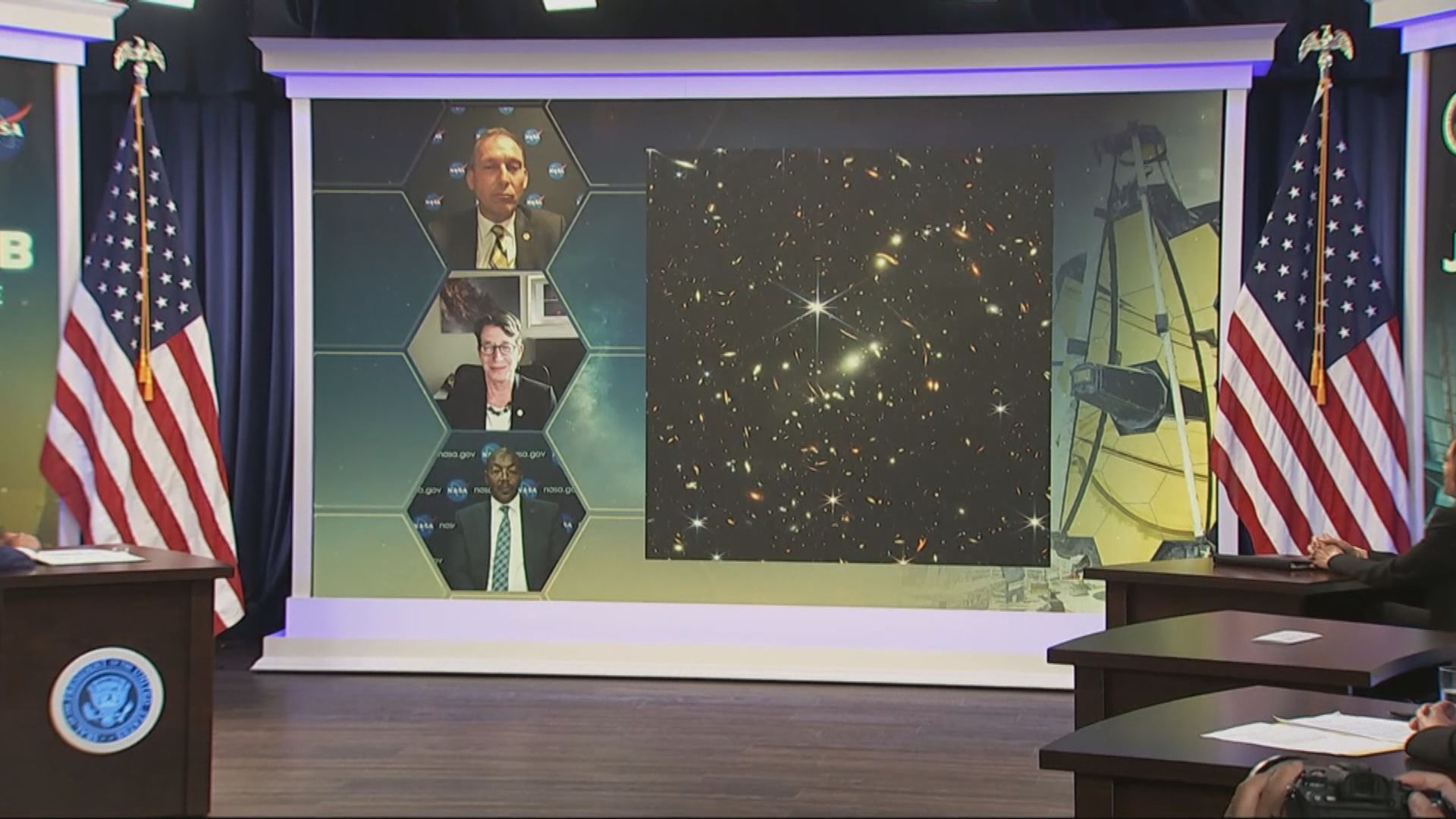 韋伯太空望遠鏡首張全彩色圖　拍下的光可追溯逾130億年前