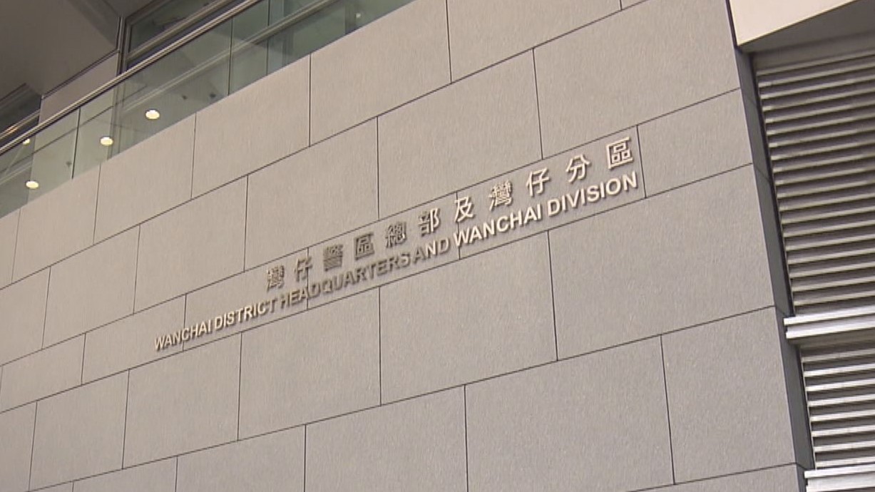 耀東邨單位鐵閘貼紙涉違國安法　37歲男子被捕