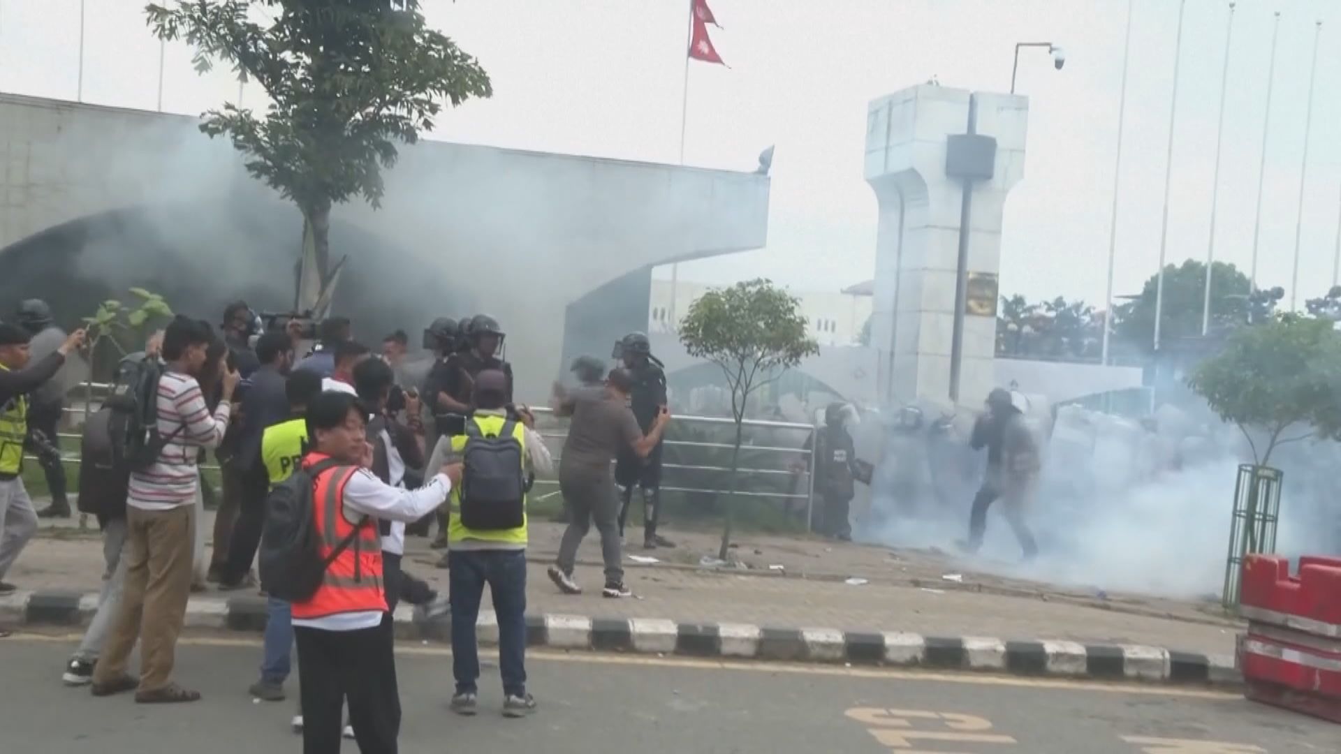 尼泊爾「Z世代」示威抗議社交媒體禁令　警鎮壓釀最少19死