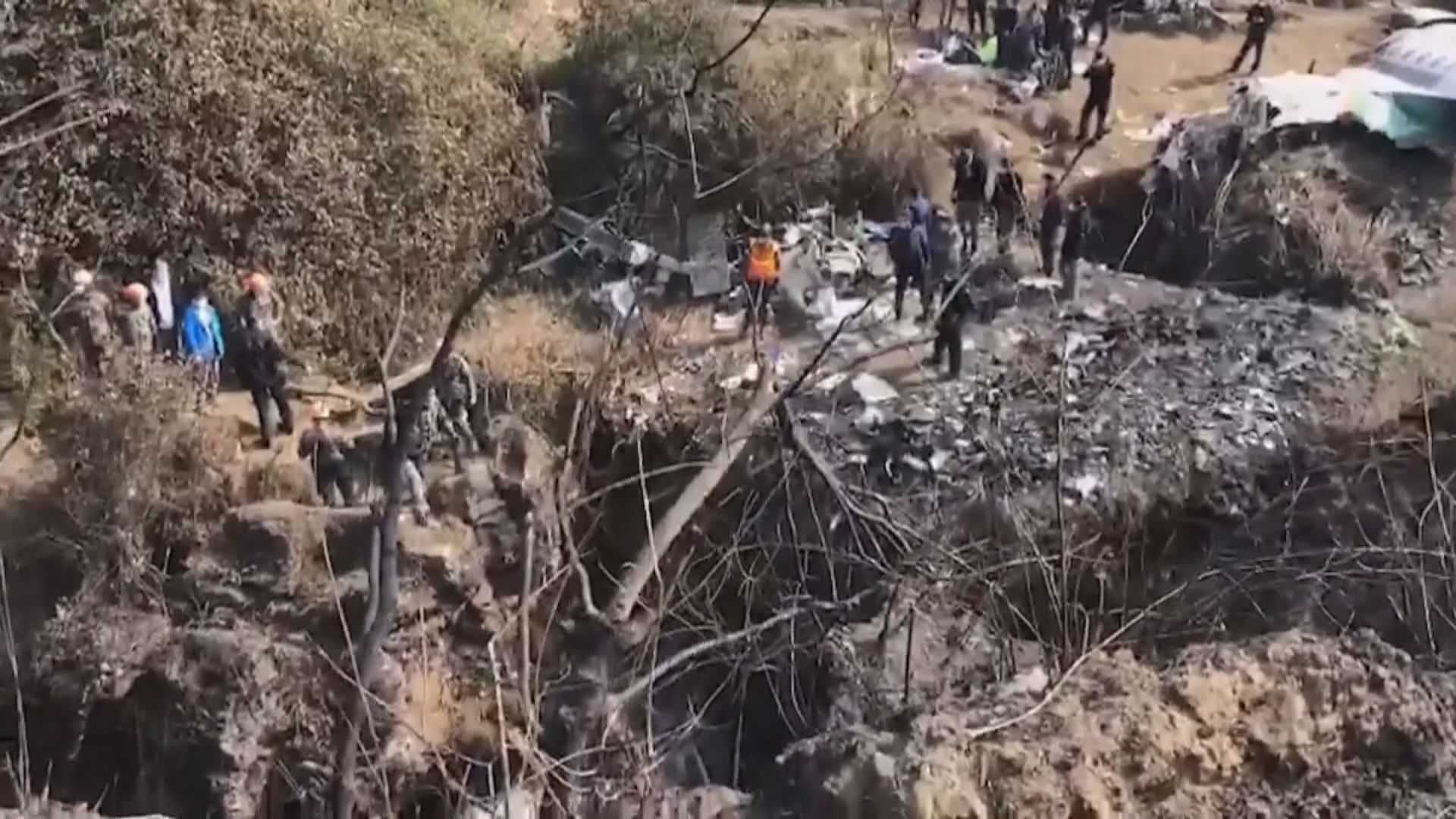 法國調查人員抵尼泊爾墜機地點調查　美國證實死者包括美國公民