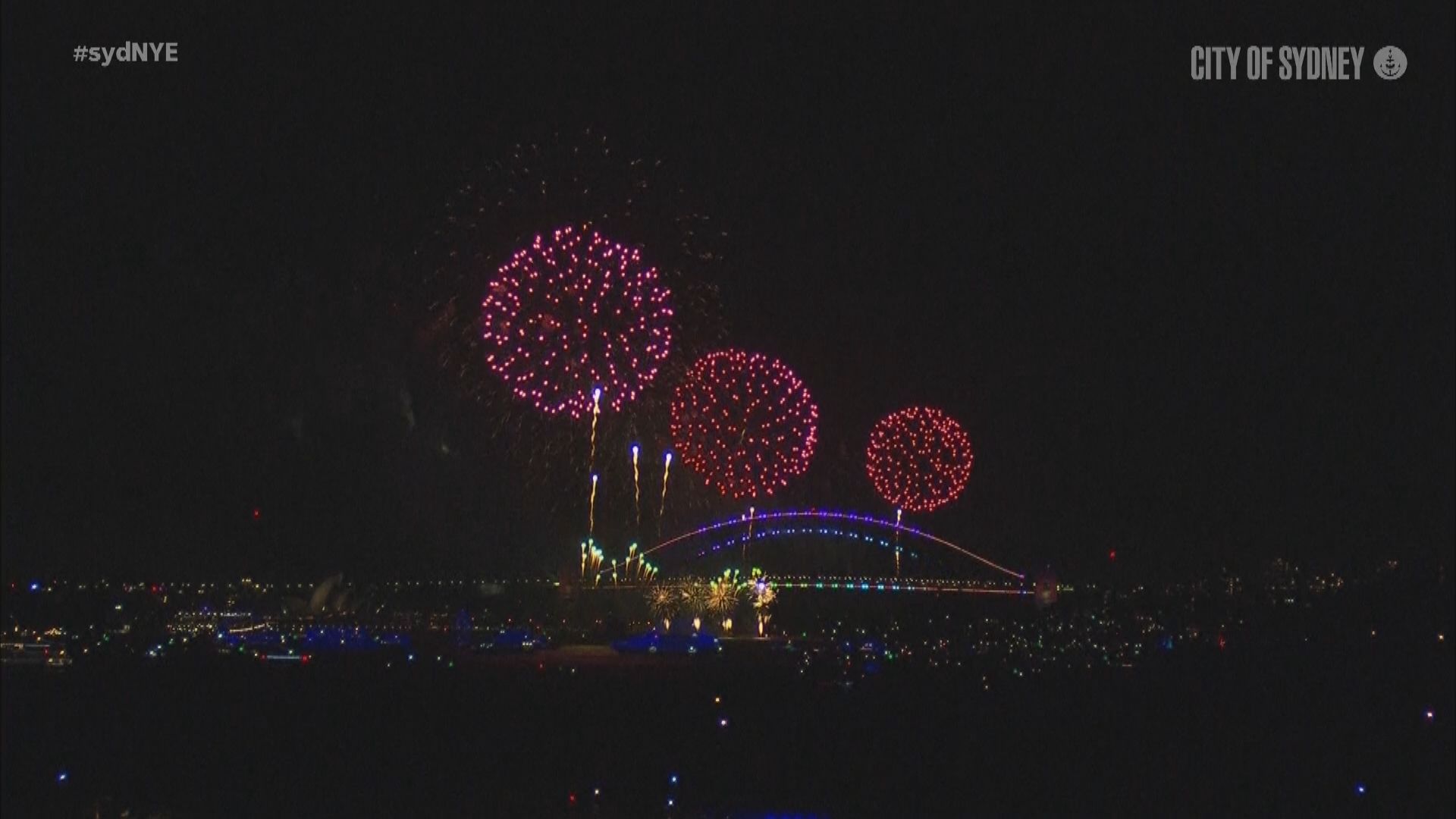 澳洲踏入2022年　悉尼港舉行煙花匯演