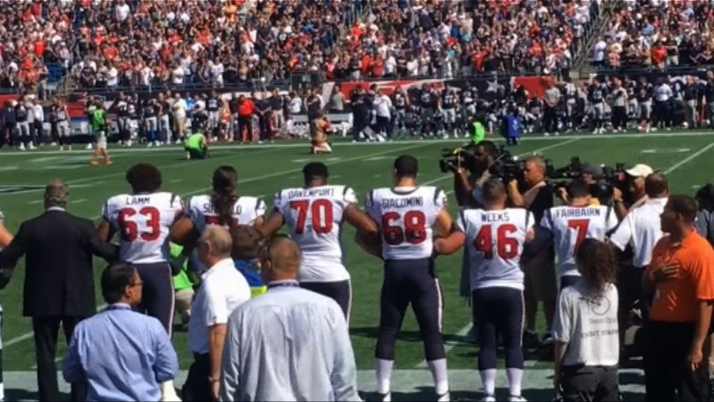 NFL規定球員奏國歌時須肅立