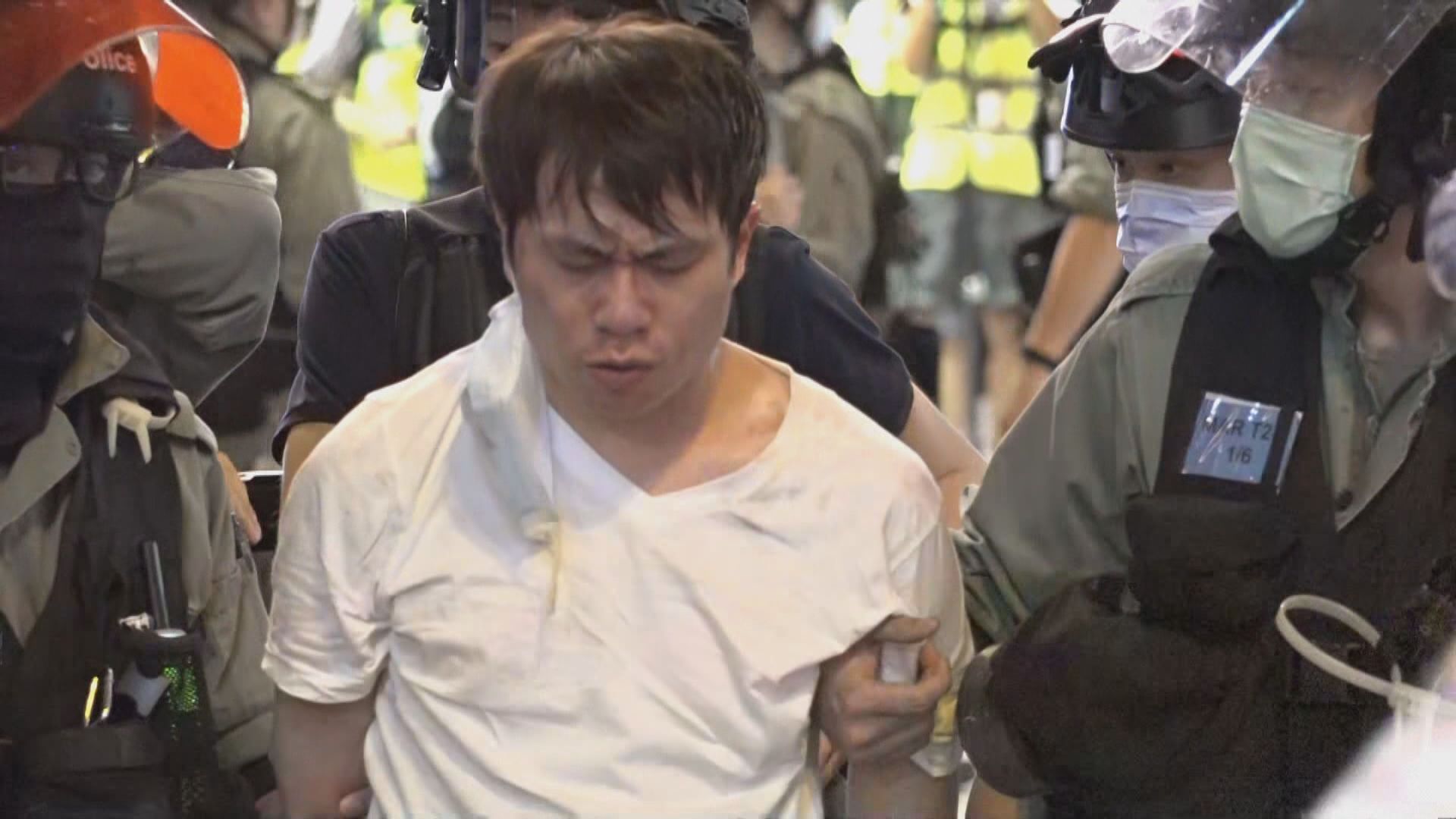 警方在旺角驅散聚集市民　制服並帶走多人