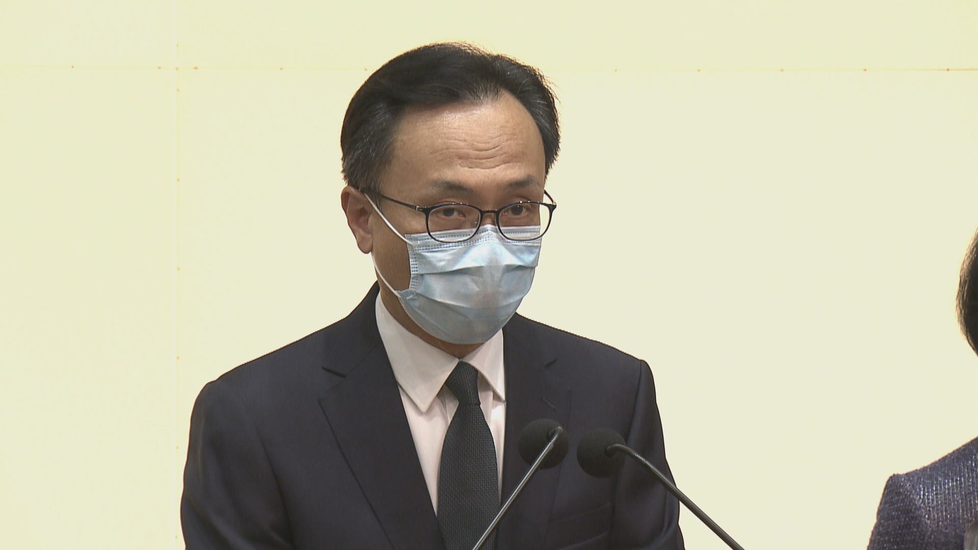 百多名公務員沒簽署效忠聲明　政府會要求拒簽者離職