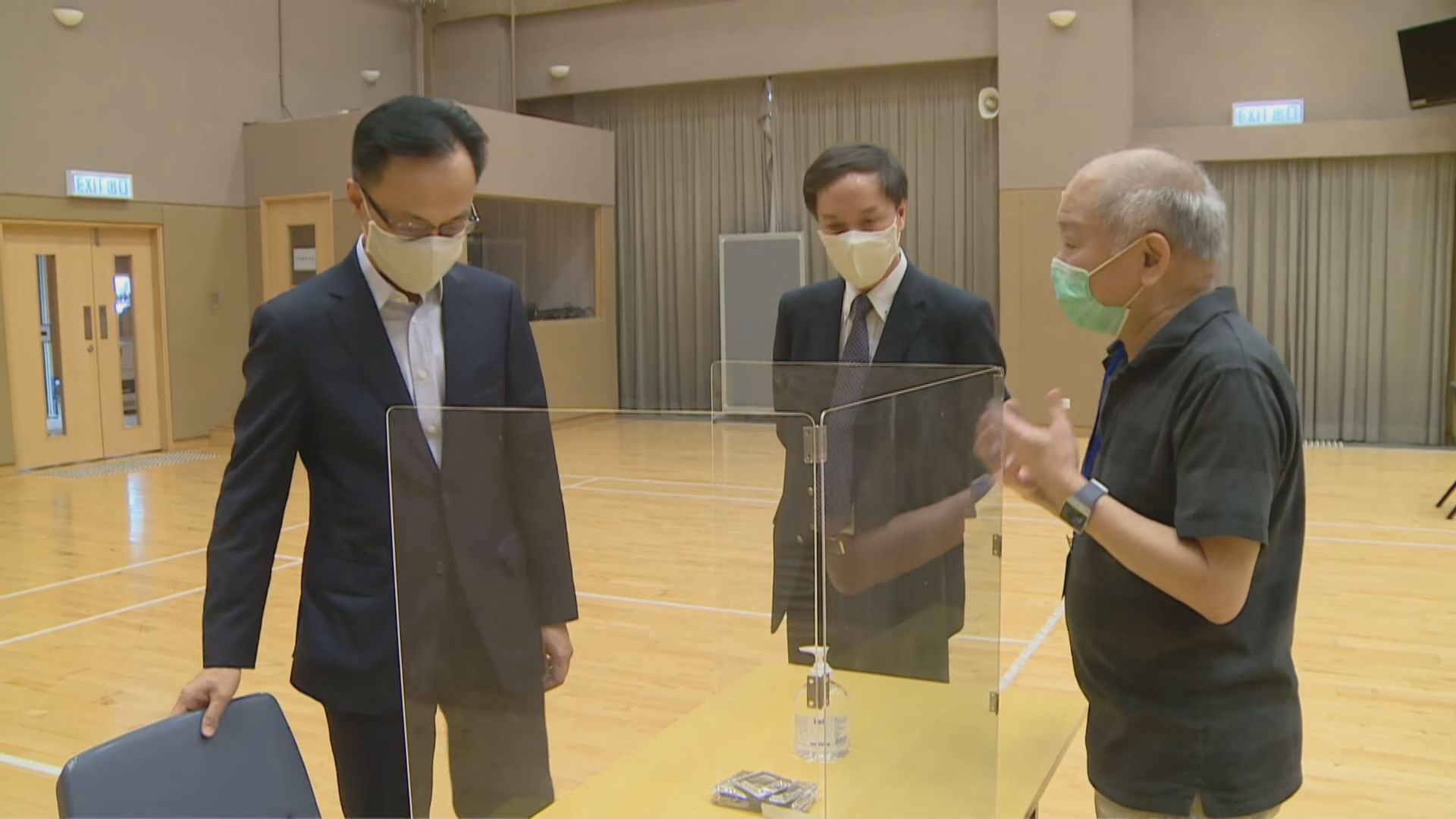 聶德權視察公務員招聘考試試場