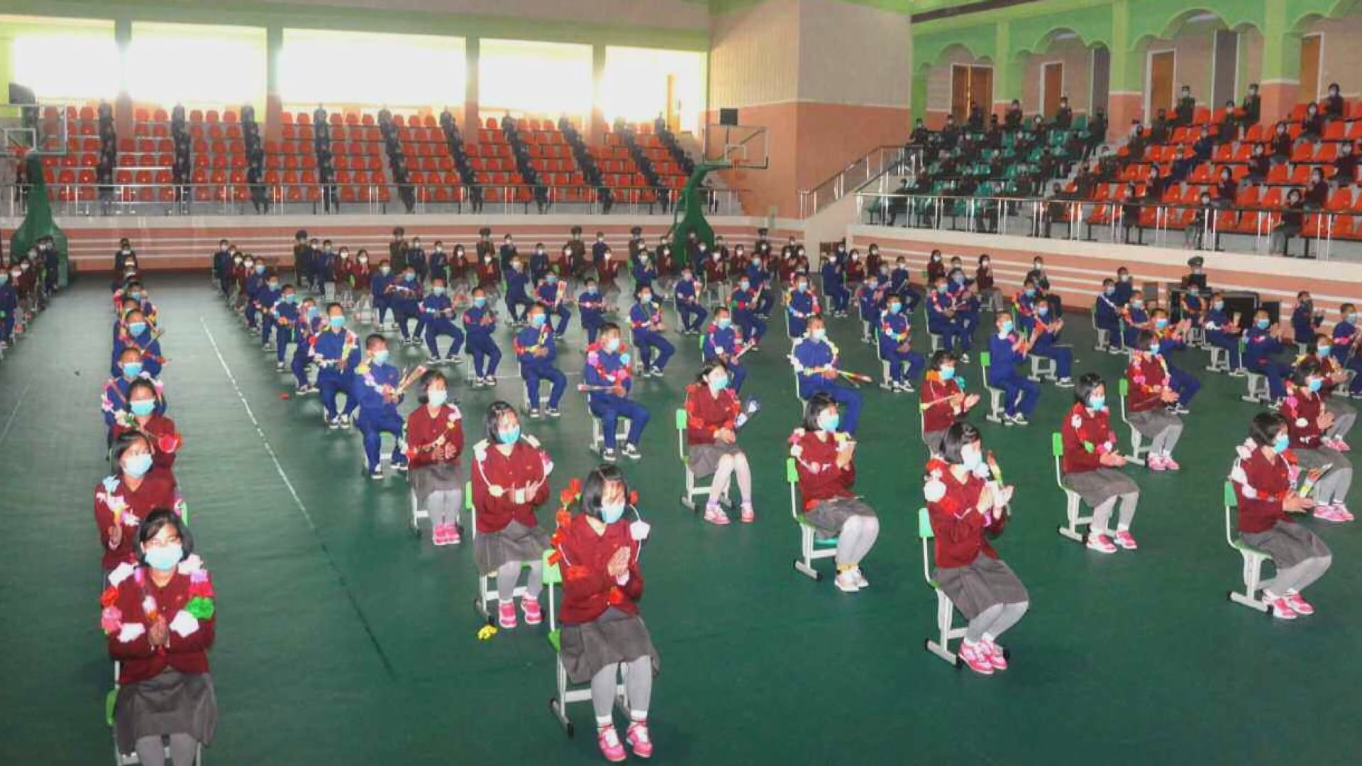 北韓官媒指孤兒自願到煤礦及農田工作