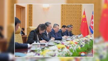 趙樂際在平壤晤崔龍海 商定深化高層交流