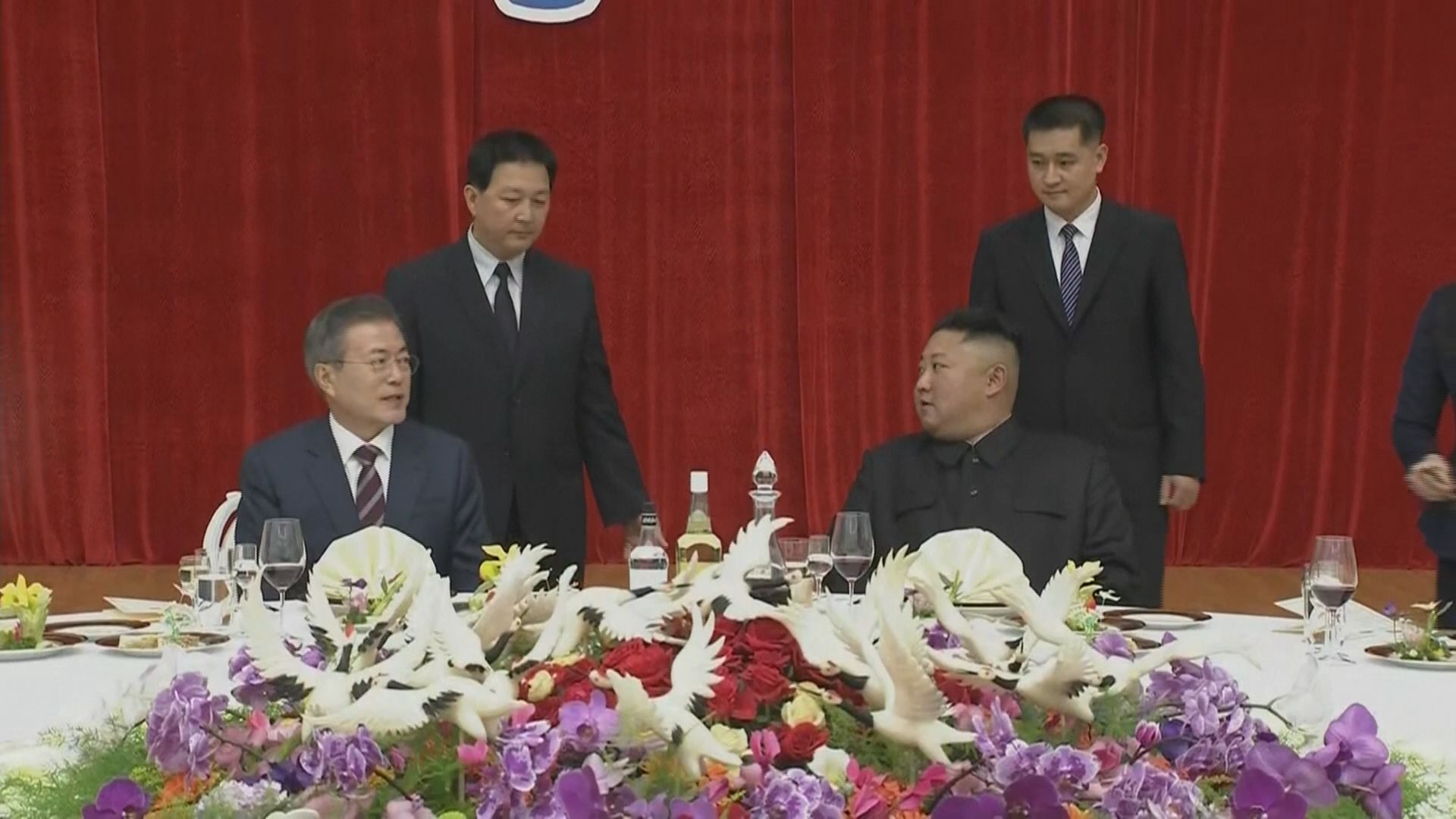 金正恩文在寅欣賞三池淵樂團演出