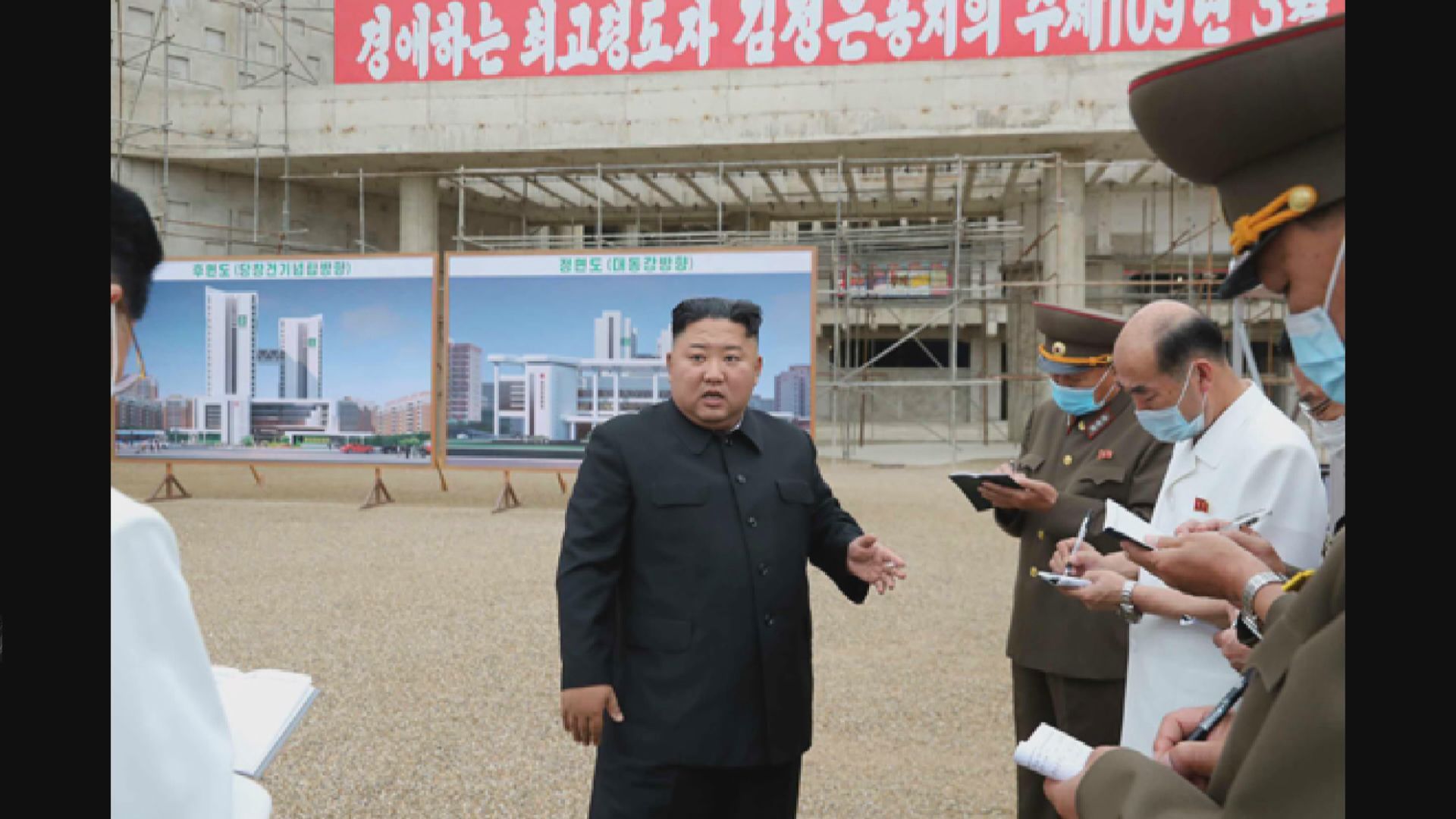 金正恩視察平壤醫院工地