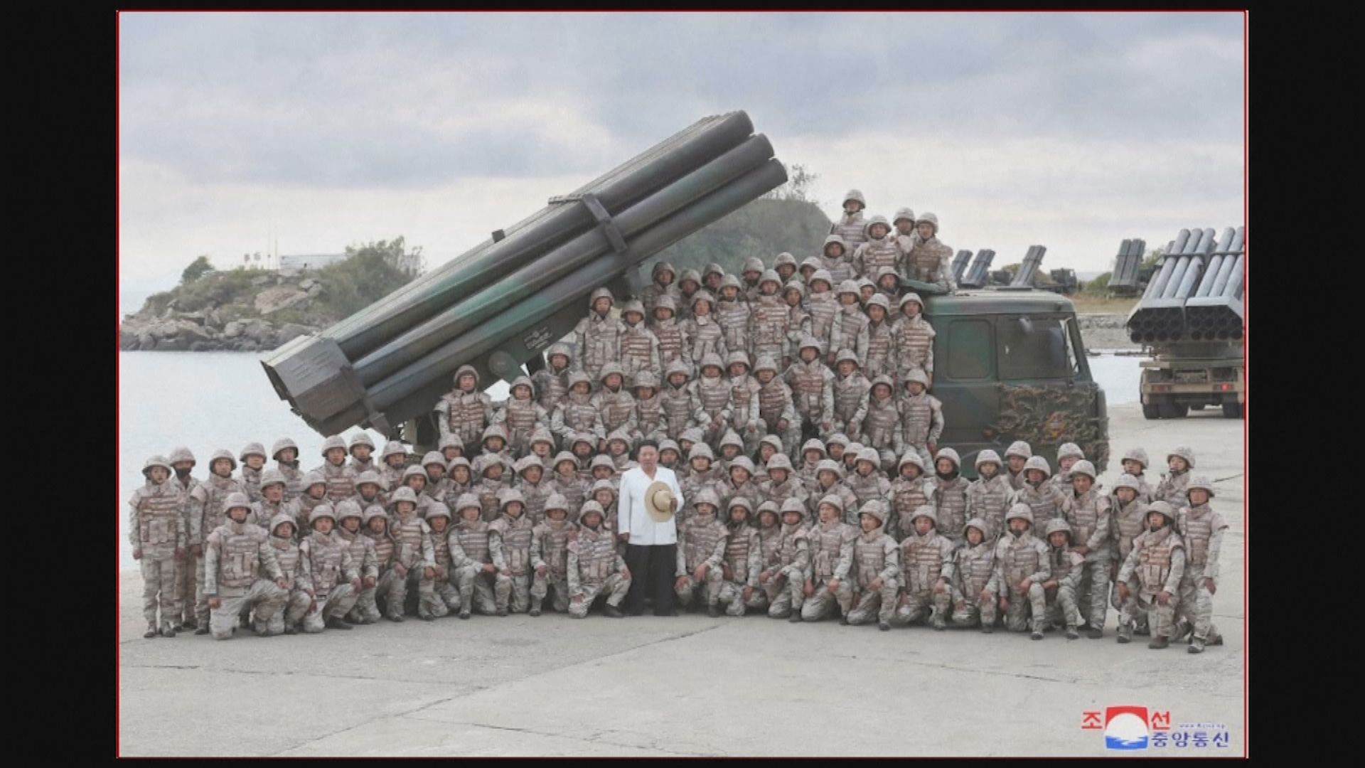 朝中社：金正恩親自指導戰術核武器運用部隊射擊訓練