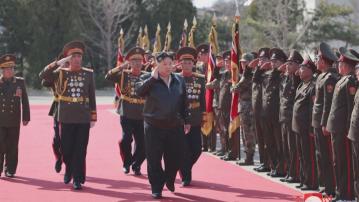 金正恩視察坦克部隊 要求加強戰備及戰鬥力