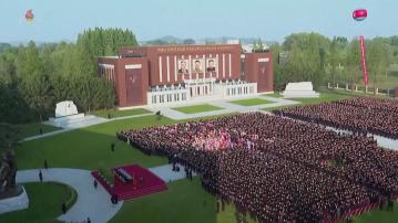 北韓官媒首次展現三代領導人肖像並列