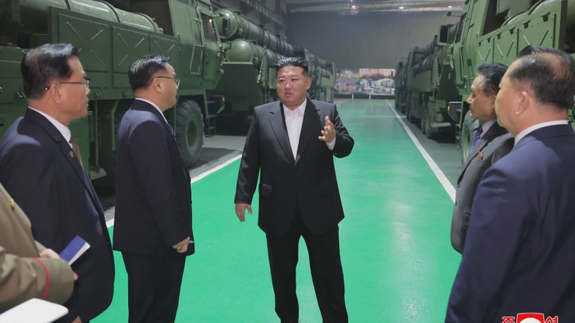 金正恩視察軍工企業　指火箭炮武器系統將成主力打擊手段