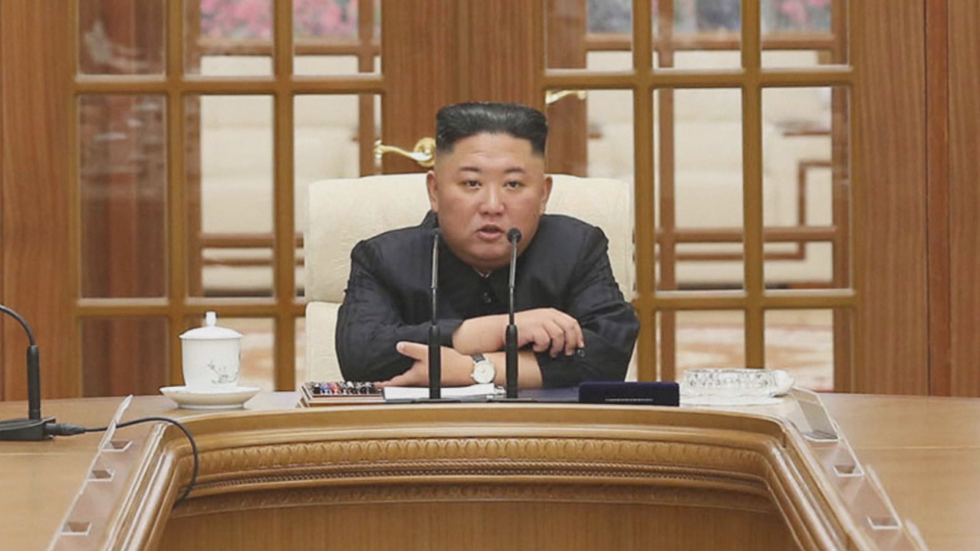 金正恩時隔近一月再度公開露面