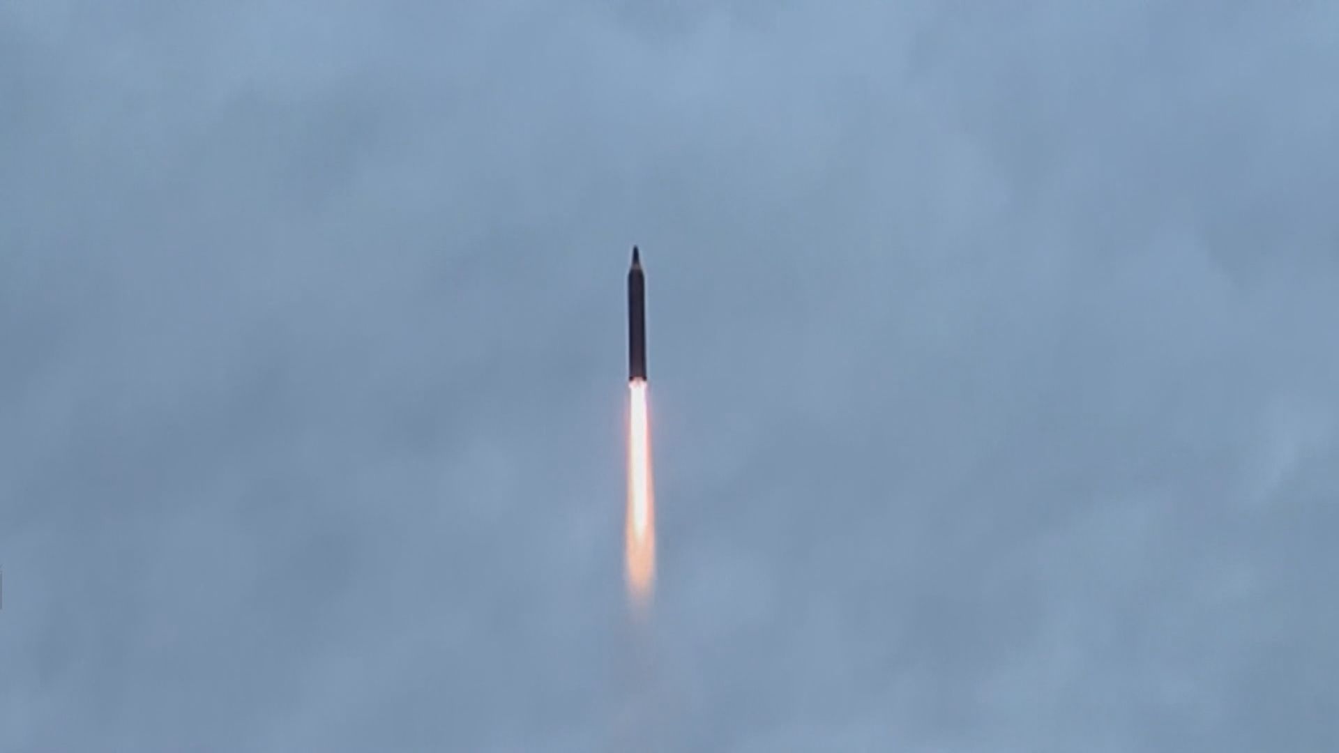 南韓軍方指北韓向東部海域發射彈道導彈