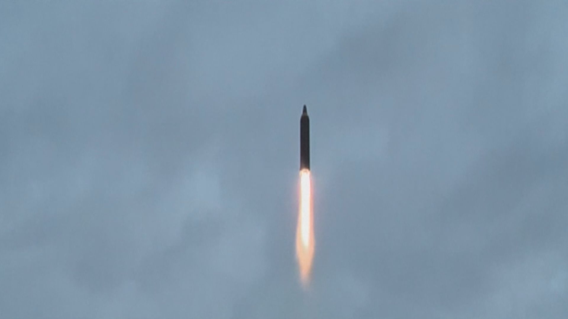 南韓指北韓向東西海域發射最少十枚彈道導彈