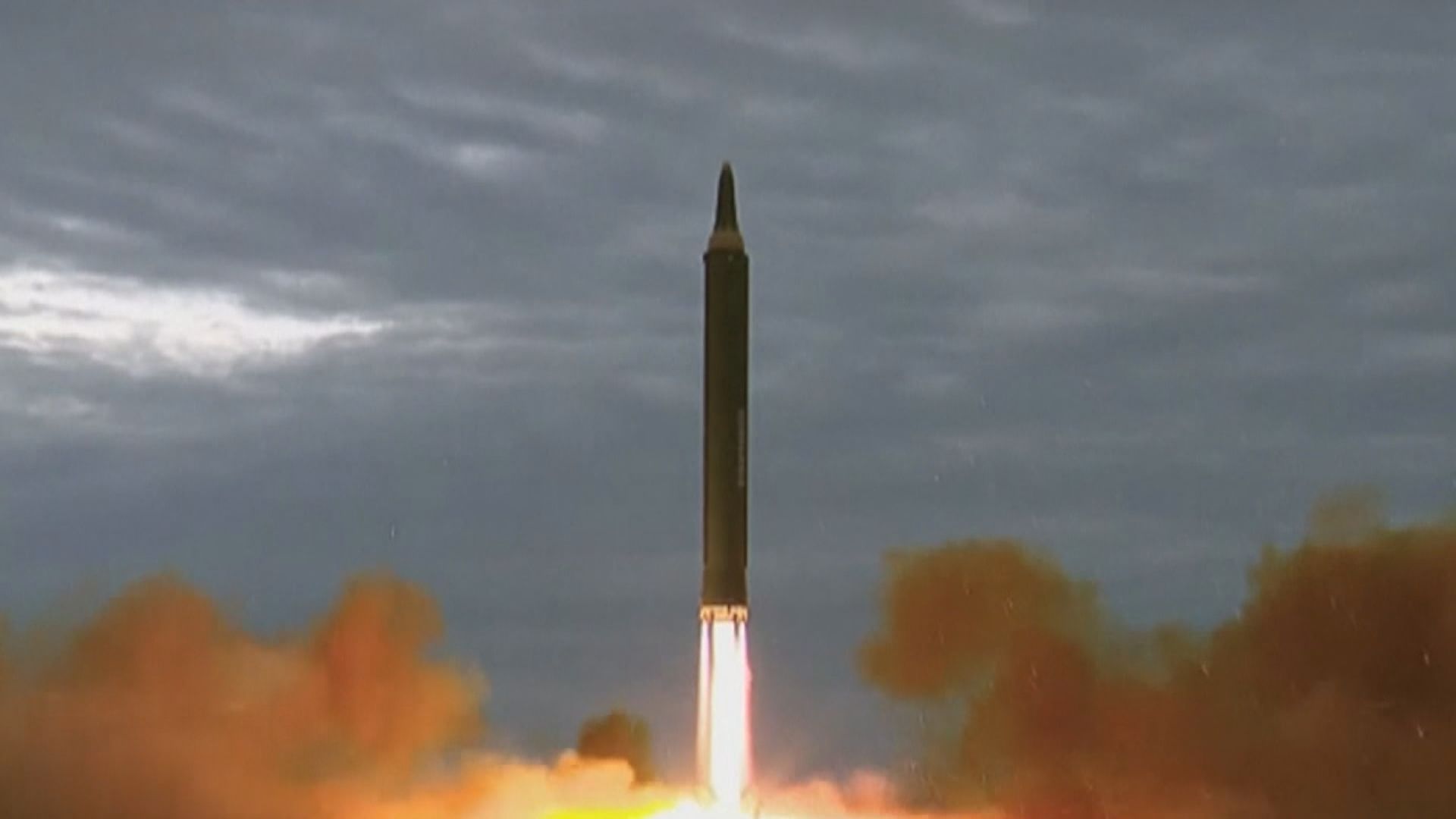 北韓向東部海域發射兩枚彈道導彈　落入日本專屬經濟區外