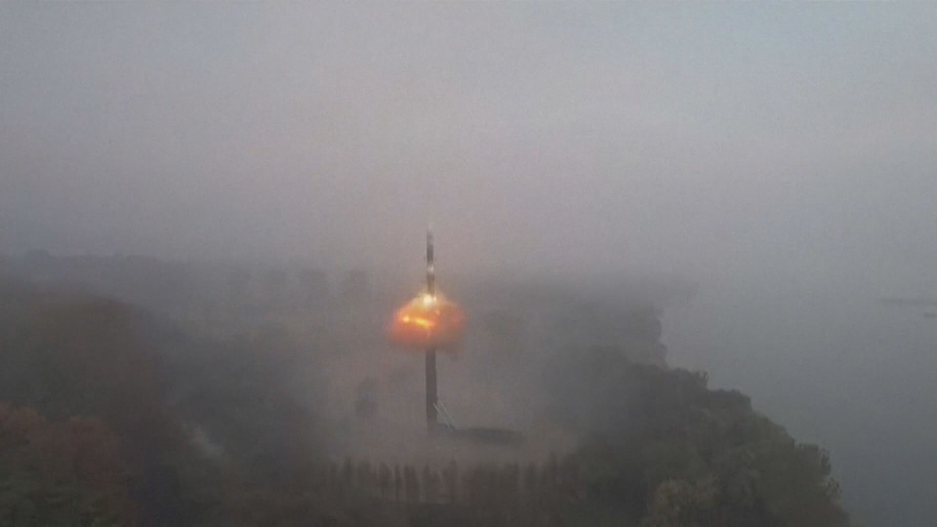 日本和南韓稱北韓發射型號不明彈道導彈