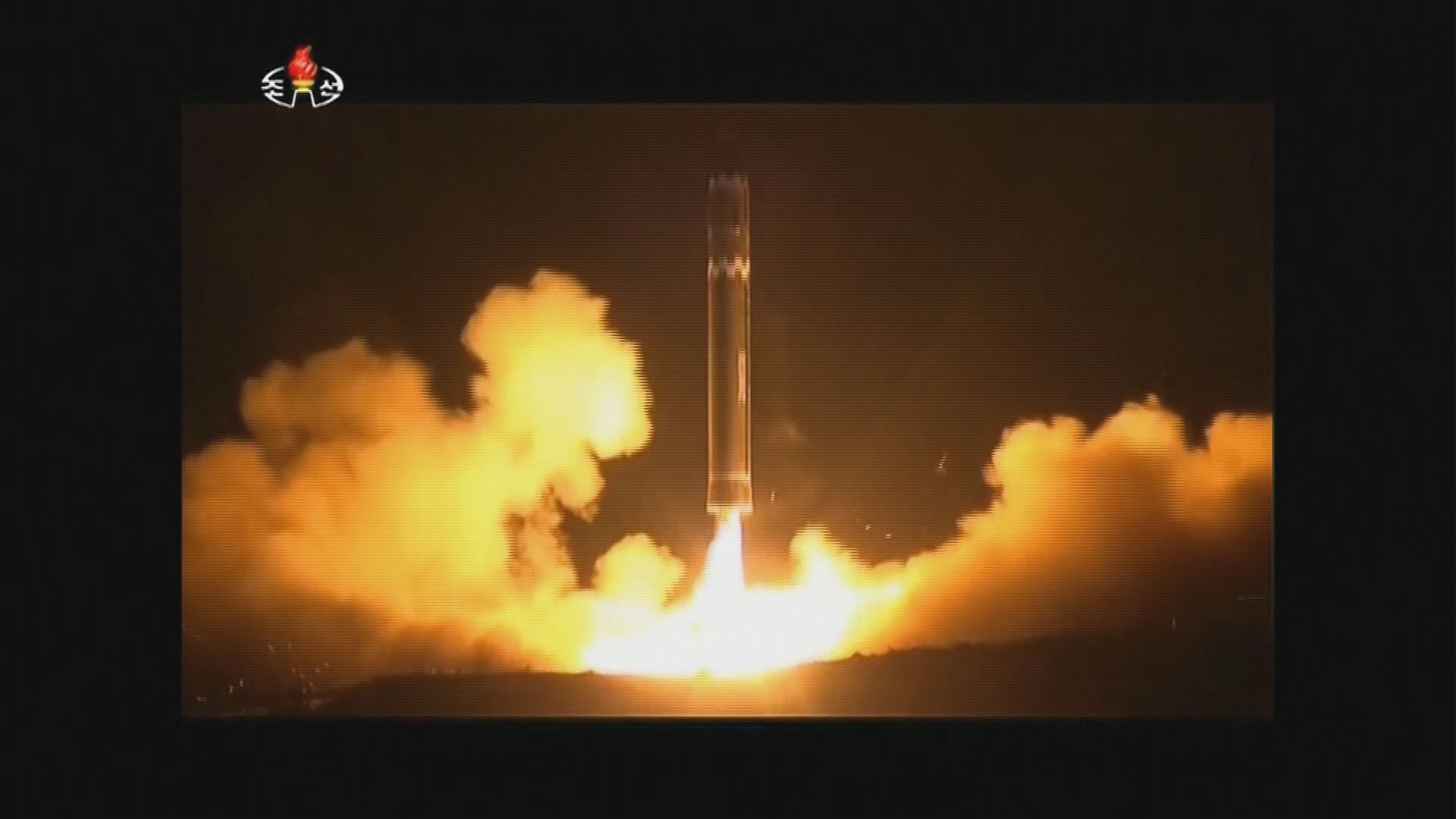 北韓周日閱兵亮相武器成焦點