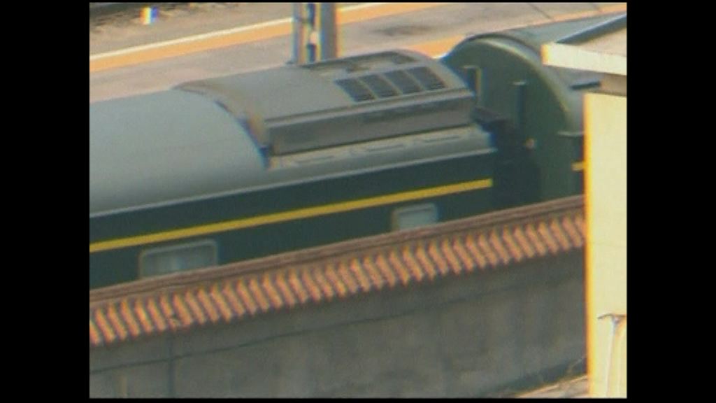 據報載着北韓高層火車周二離京