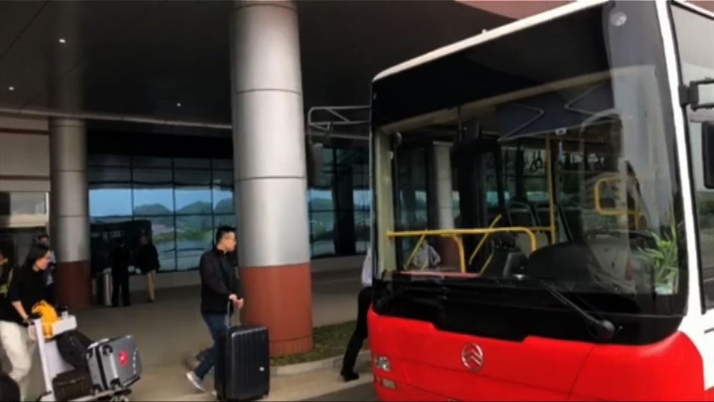 外國記者團抵北韓採訪關閉核試場