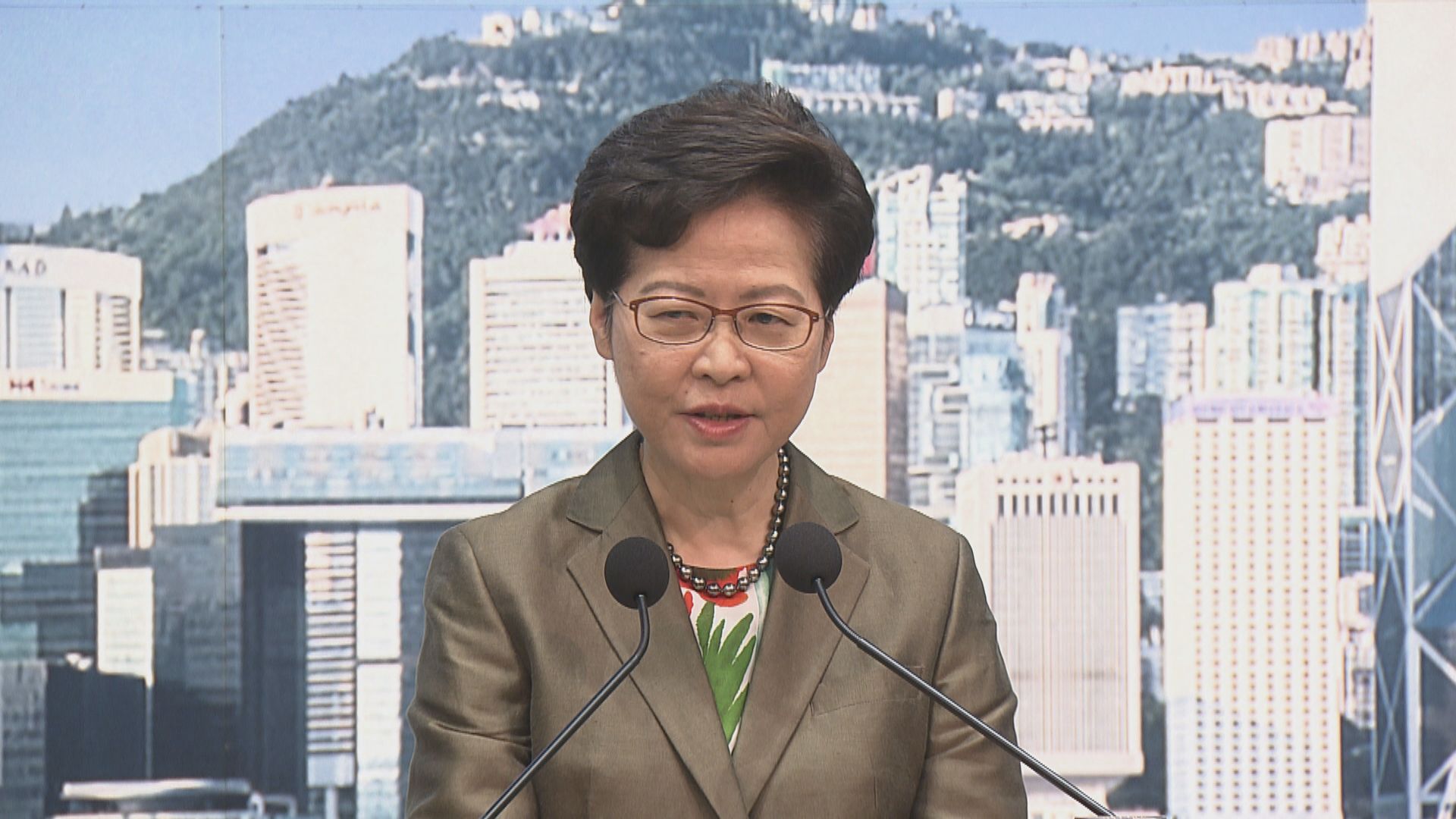 【最新】林鄭：憐憫美化哀悼襲警疑犯　將製造社會風險