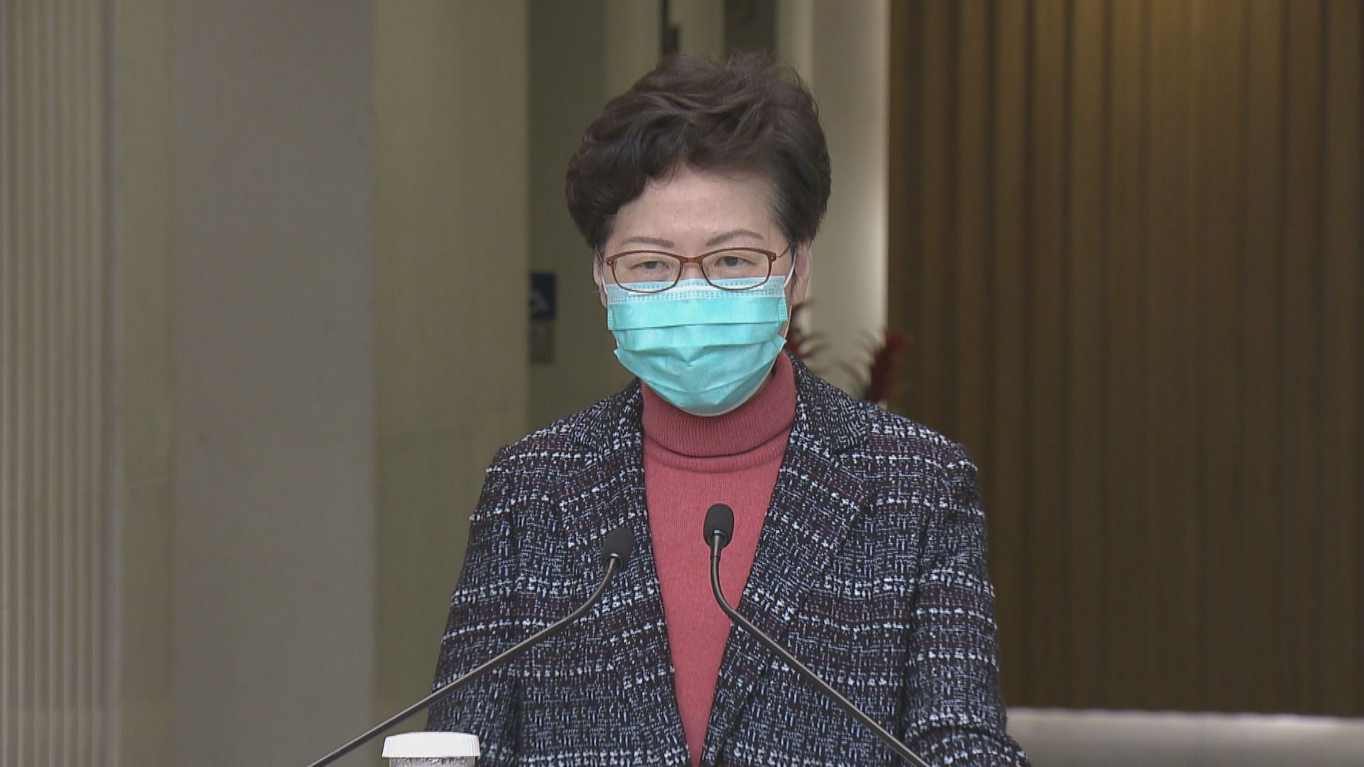 【最新】林鄭：警員非蓄意推撞記者　電光火石間難作周詳計劃盼獲諒解