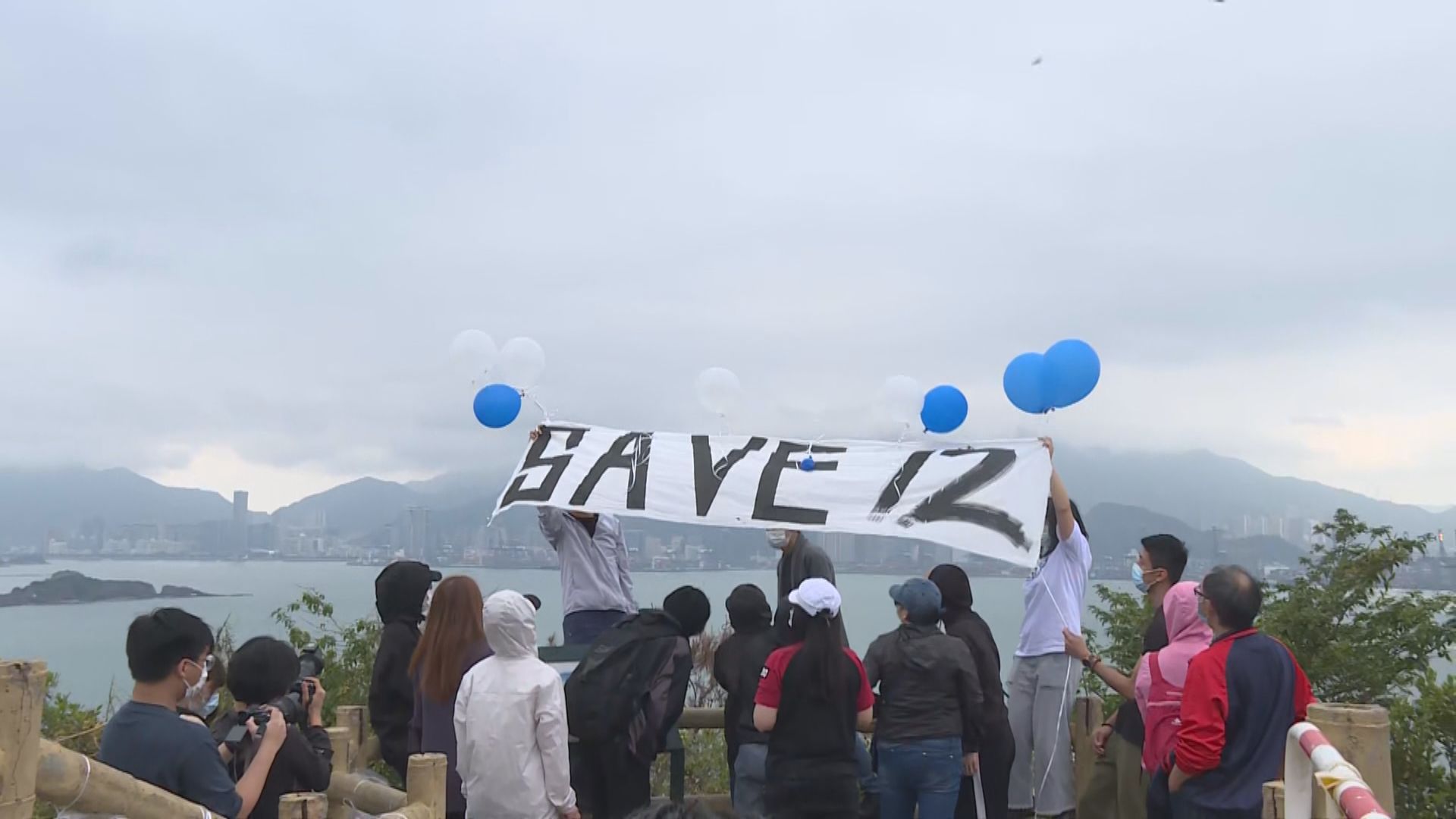 【即日焦點】12港人案完成偵查移送檢察院起訴　家屬盼能到庭旁聽；養和現小型爆發有護士初步確診　張竹君：疫情惡化應減社交活動